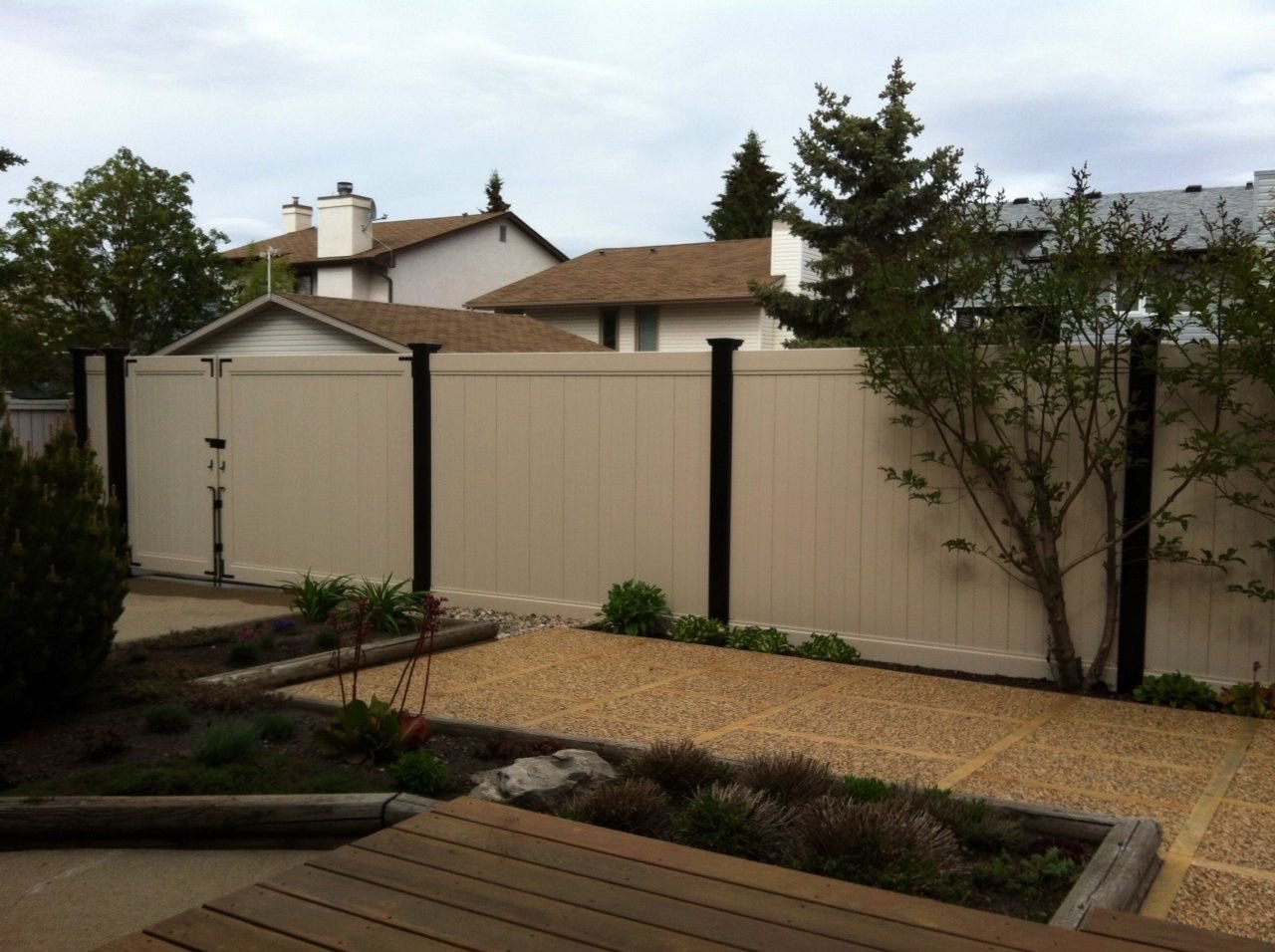 Fencing Gallery | Black Vinyl Fencing | Black Vinyl Fences | BLACKline™hhp