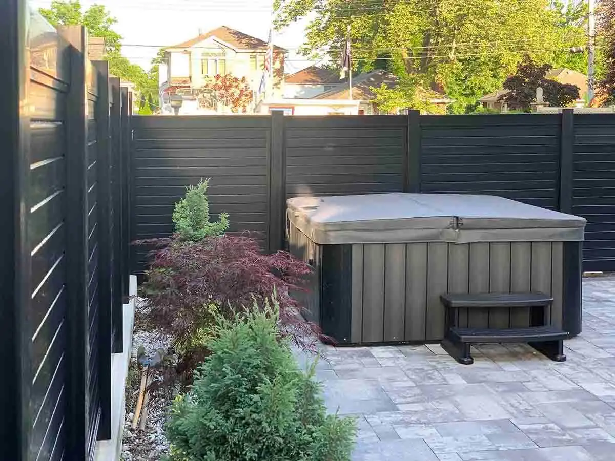 horizontal-solid-privacy-fence-05
